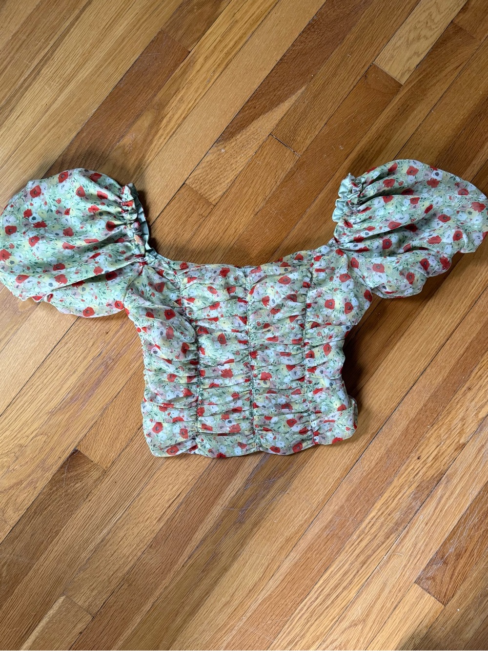 Astr The Label Tenley Green Red Ditzy Floral Crop Blouse SM